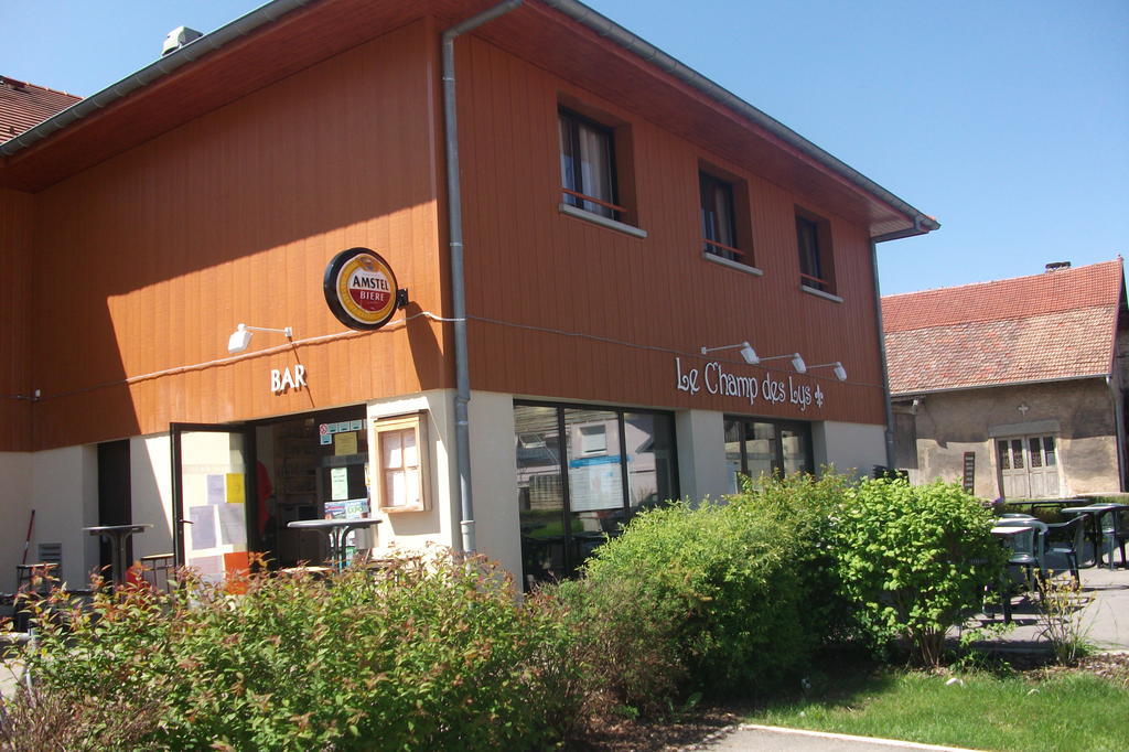 Le Champ Des Lys Hotel Amancey Eksteriør billede