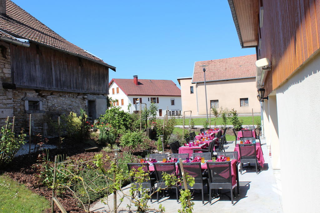 Le Champ Des Lys Hotel Amancey Eksteriør billede