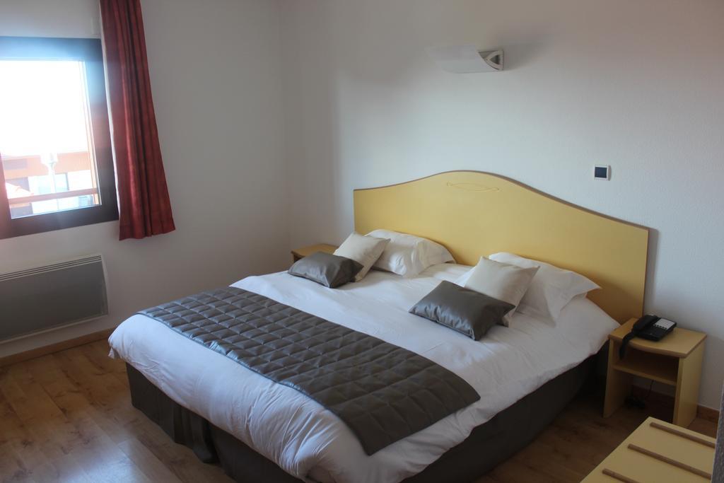 Le Champ Des Lys Hotel Amancey Eksteriør billede