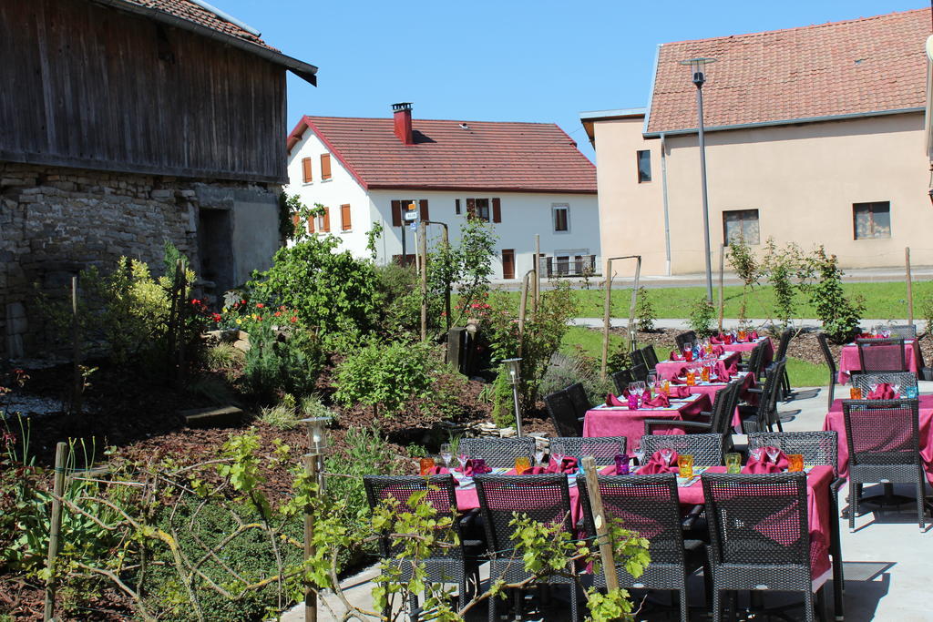 Le Champ Des Lys Hotel Amancey Eksteriør billede