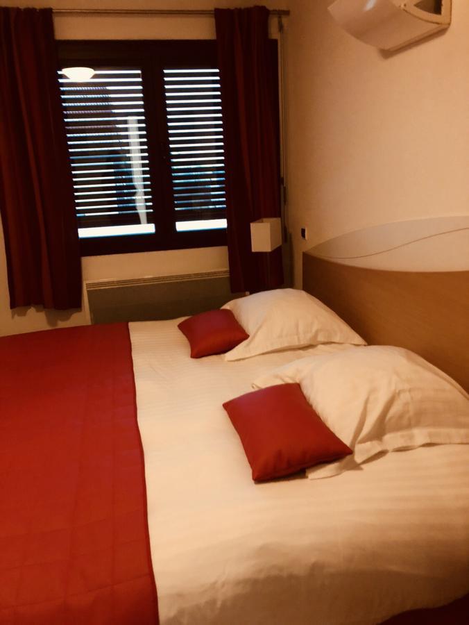 Le Champ Des Lys Hotel Amancey Eksteriør billede